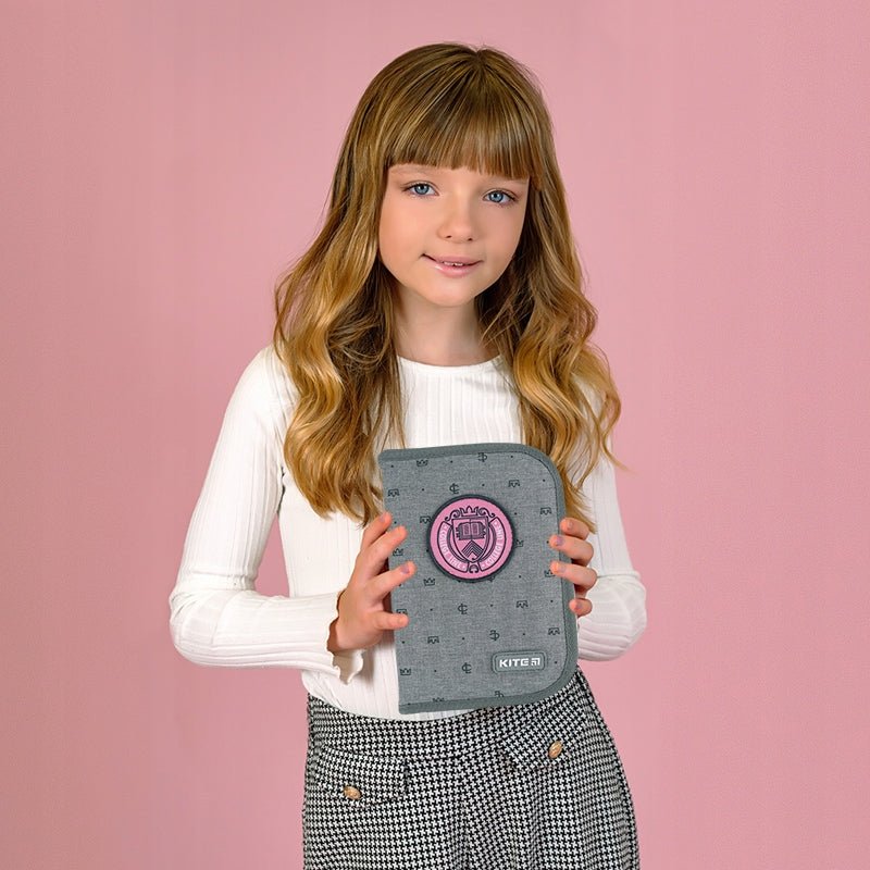 Piórnik do szkoły dla dziewczynek rozkładany dwuklapowy różowy College Line Kite K24-622-1