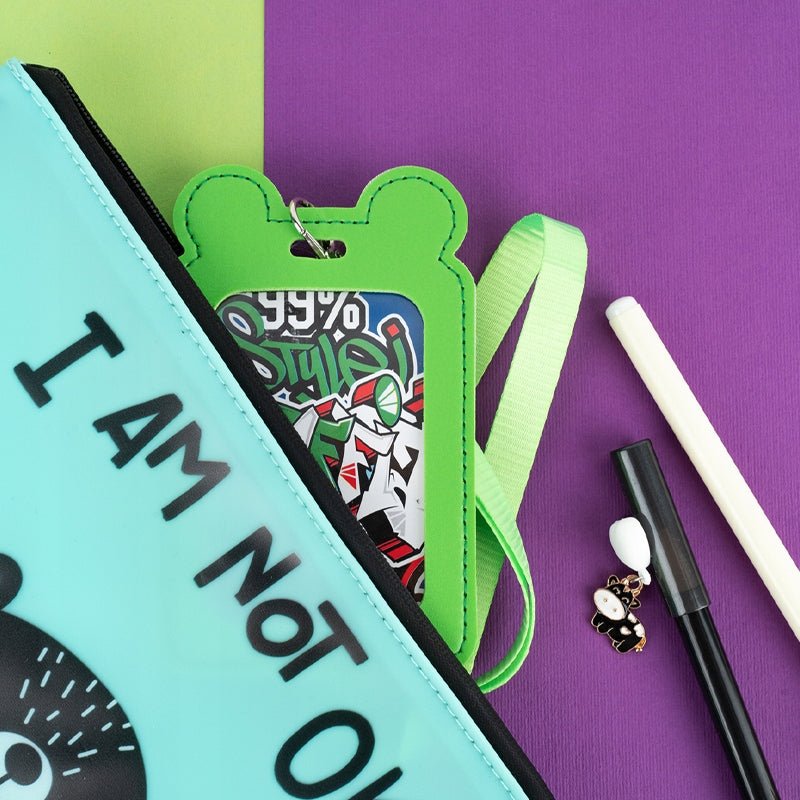 Identyfikator dla dzieci Kite K24-296-2 z PU, sznurkiem i uszkami – idealny na bilet lub karnet