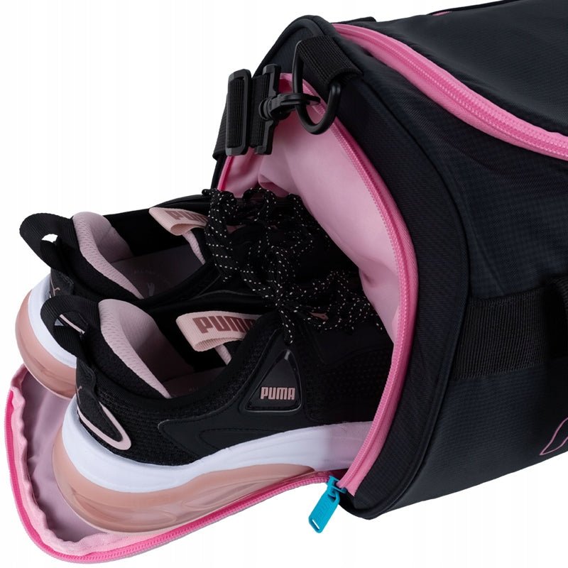 Sportowa torba Kite K25-2505-2 z brelokiem-zawieszką, idealna na trening i spacery z przyjaciółmi.