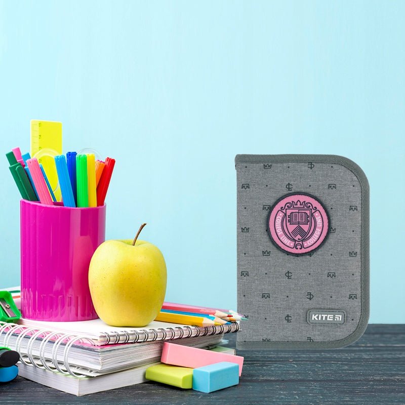 Piórnik do szkoły dla dziewczynek rozkładany dwuklapowy różowy College Line Kite K24-622-1