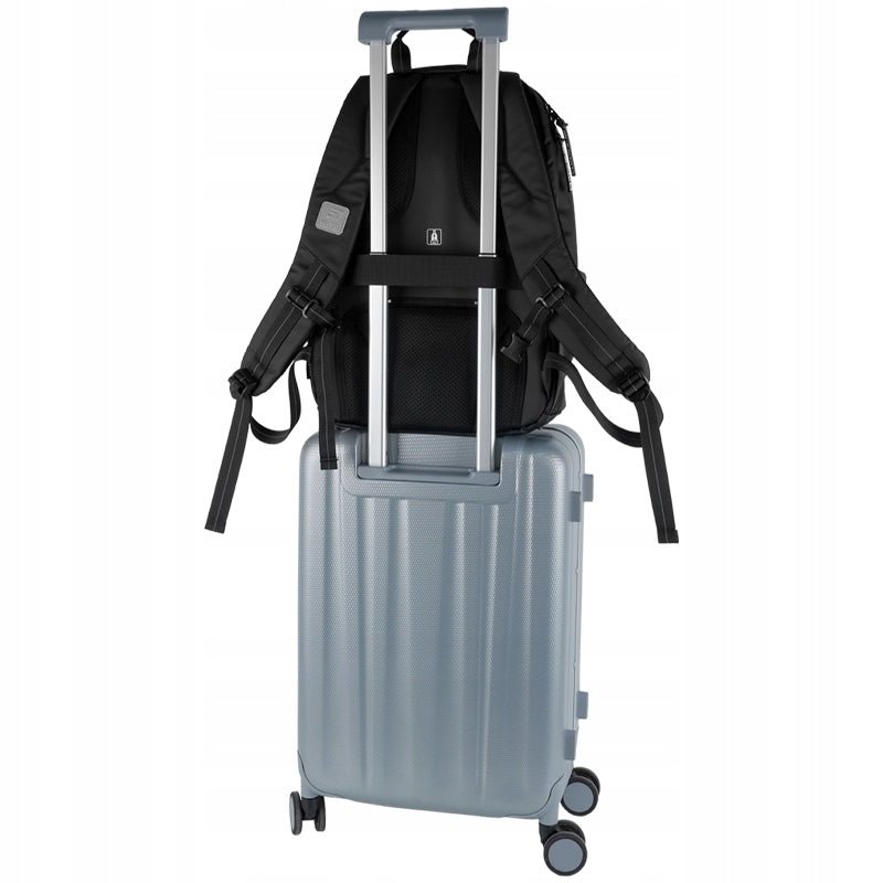 Czarny Kite 16 l z ergonomicznym tyłem i regulowanym pasem dla nastolatków