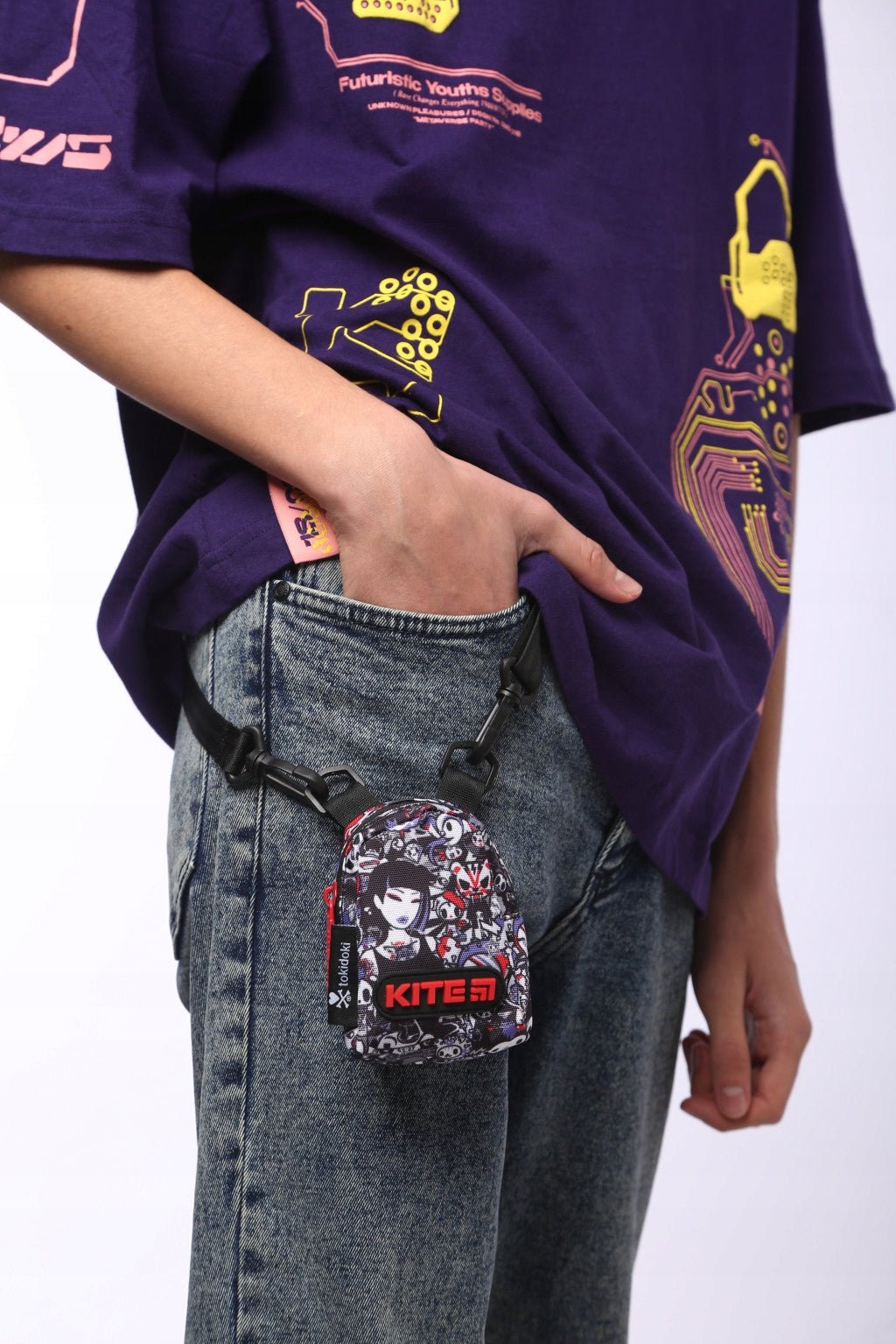 Plecaczek mały stylowa nerka unisex karabińczyk Kite TK22-2591.Saszetka mini wykonanа z wytrzymałego poliestru. Materiały i osprzęt zostały przetestowane pod kątem wytrzymałości i odporności na zużycie.