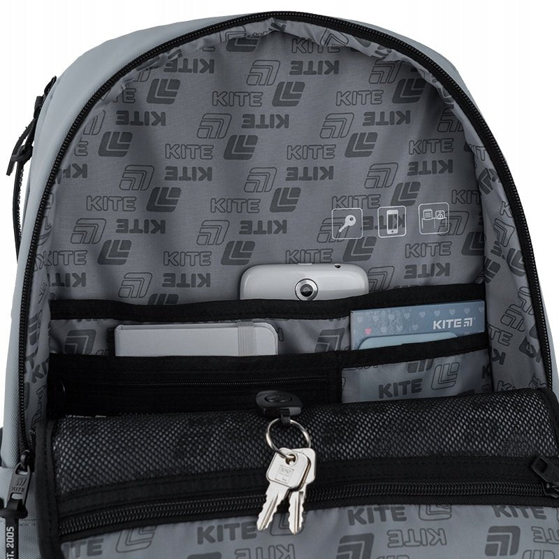 Kite w szarym kolorze z anatomicznym wsparciem i klipsem na klucze