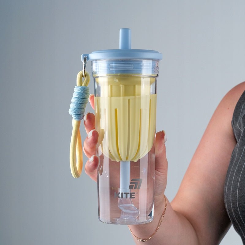 Kubek na wodę z uchwytem z paracordu i praktyczną słomką