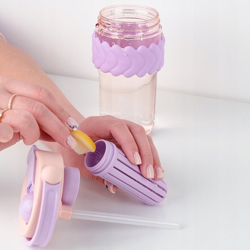 Butelka na wodę z ustnikiem z wkładem na owoce  różowy 700 ml kite