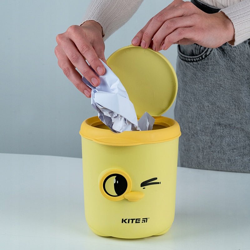 Kosz na śmieci na biurko dla dziecka żółty