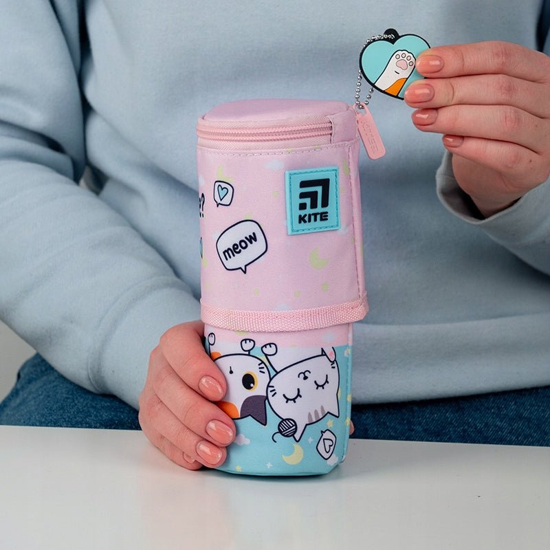 Piórnik tuba dla dziewczynki rożowy kotki