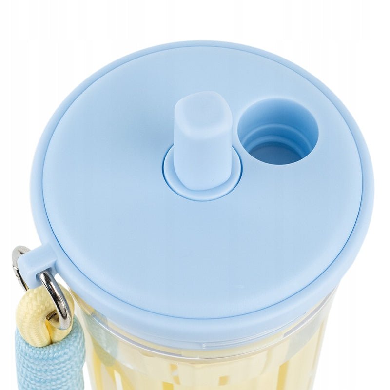 Butelka z rurką i silikonowym uchwytem – do picia w ruchu