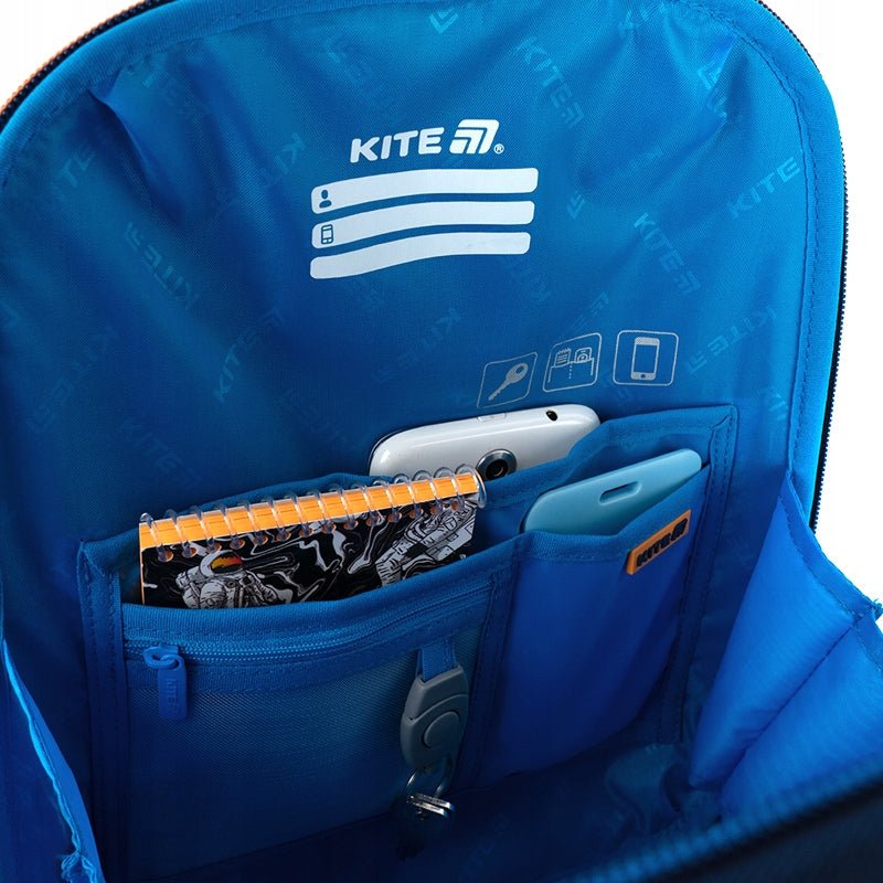 Kite K25-555S-3 – ortopedyczny tornister z szerokimi ramiączkami i odblaskowym nadrukiem, w zestawie z portfelem na karabińczyku