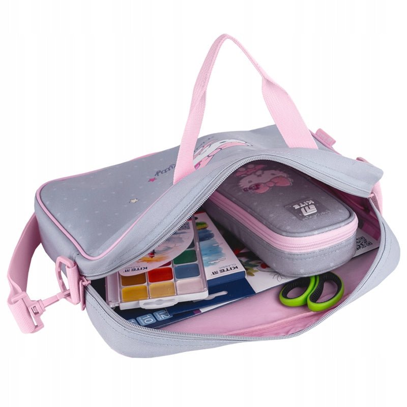 Praktyczna torba na akcesoria szkolne z trwałego materiału i mocnymi uchwytami.