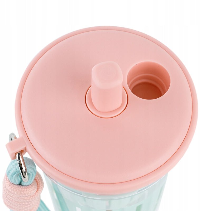 Przezroczysty kubek z tritanu z wkładką chłodzącą i miarką