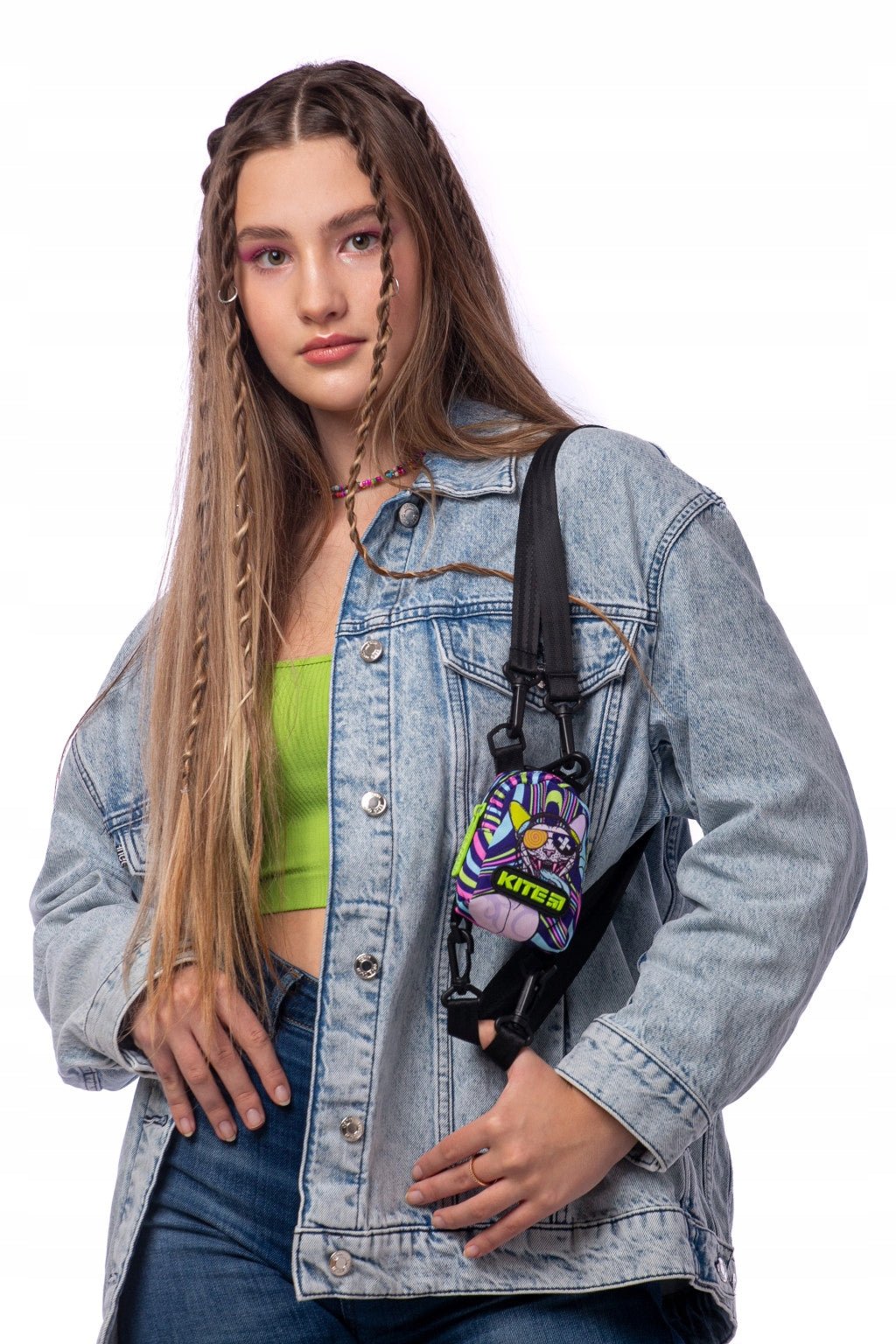 Plecaczek mały stylowa nerka unisex karabińczyk Kite K22-2591-2.Saszetka mini  wykonanа z wytrzymałego poliestru. Materiały i osprzęt zostały przetestowane pod kątem wytrzymałości i odporności na zużycie.