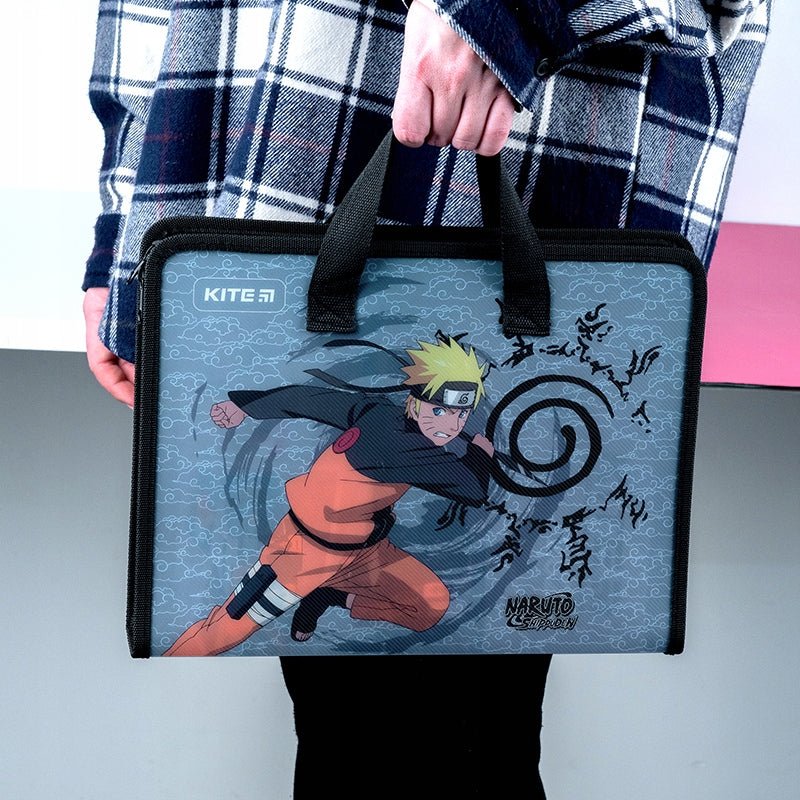 Teczka dla dzieci szkolna format A4 na dokumenty Kite NR23-202 Naruto - wygodny dodatek dla uczniów i przedszkolaków. Jasny folder jest niezbędny do lekcji rysunku, muzyki, zajęć dodatkowych, sekcji i klubów.
