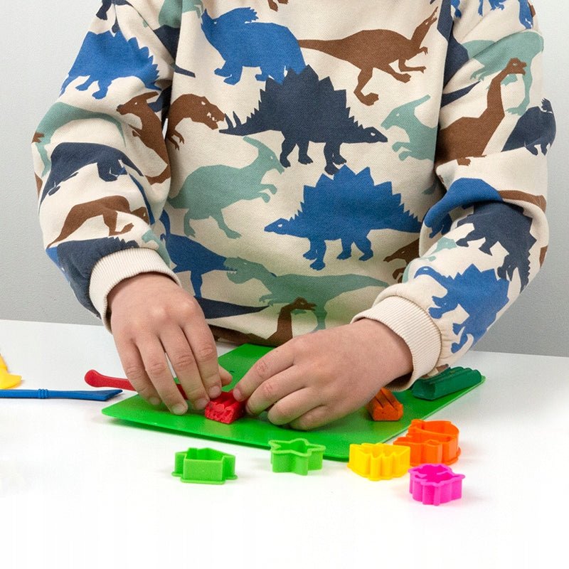 Plastelina w pudełku 7 kolorów i 8 narzędzi Hello Kitty