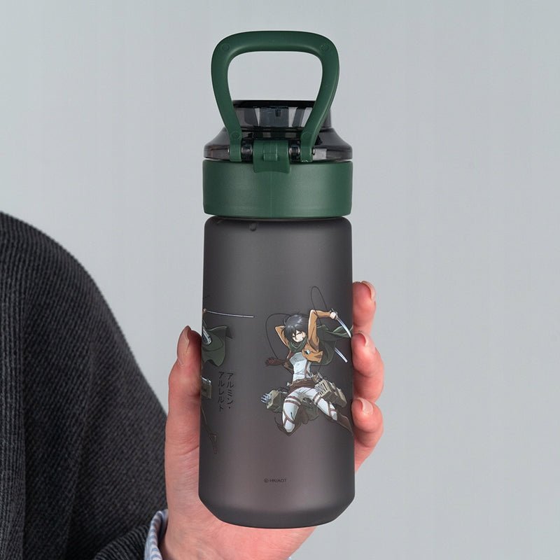 Butelka na napoje dla uczniów z licencją Attack on Titan