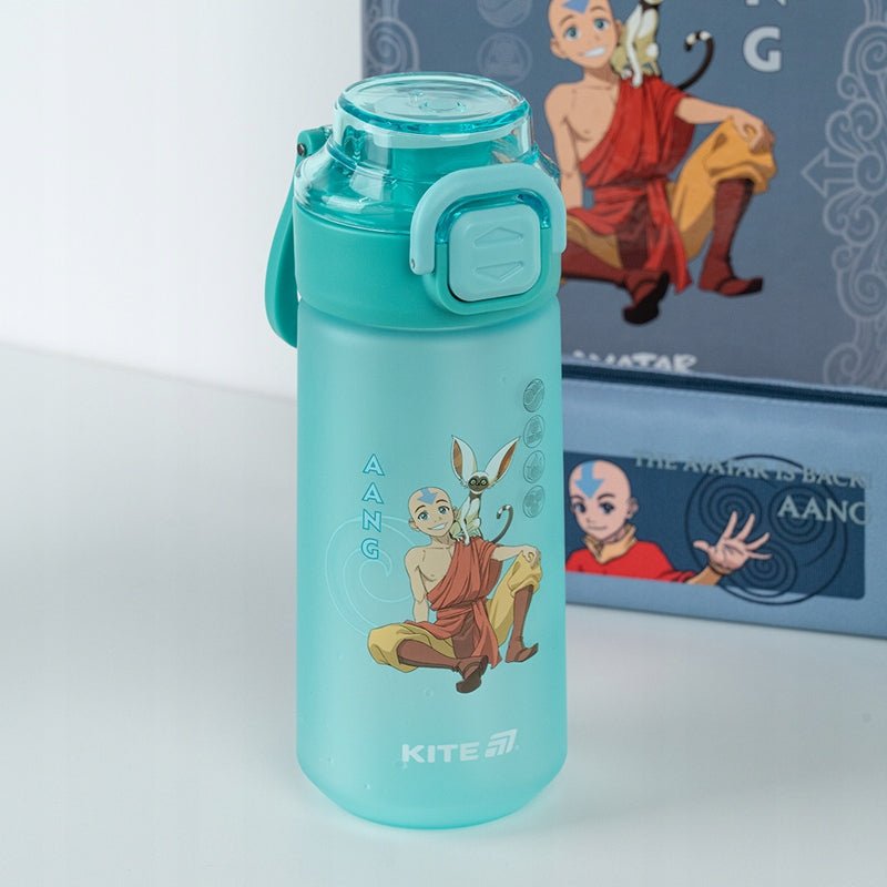 Butelka z hermetyczną pokrywką zapobiegającą wyciekom