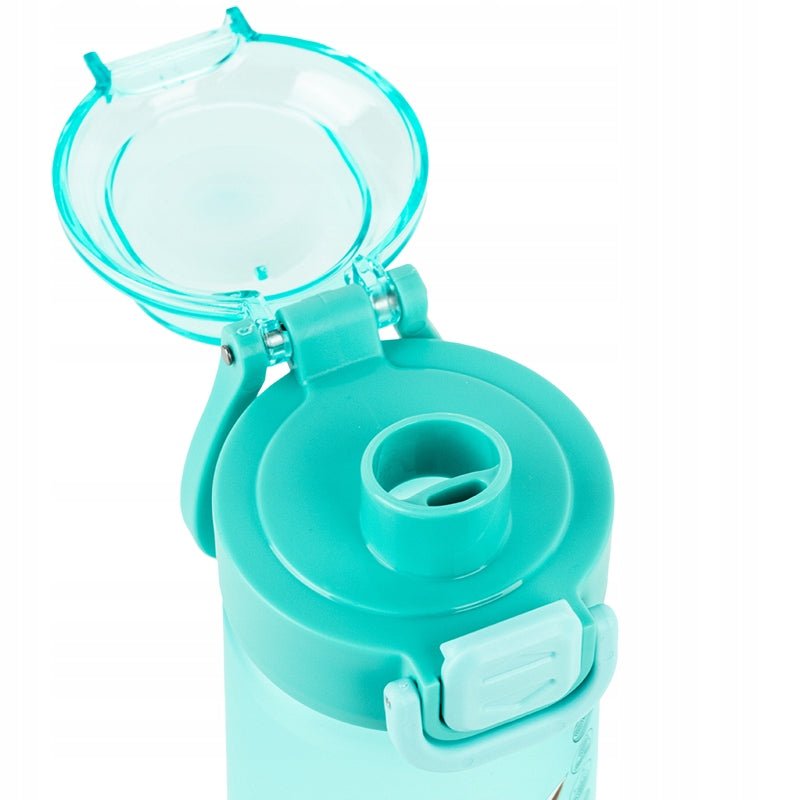 Butelka z silikonową słomką dla łatwego picia podczas zabawy