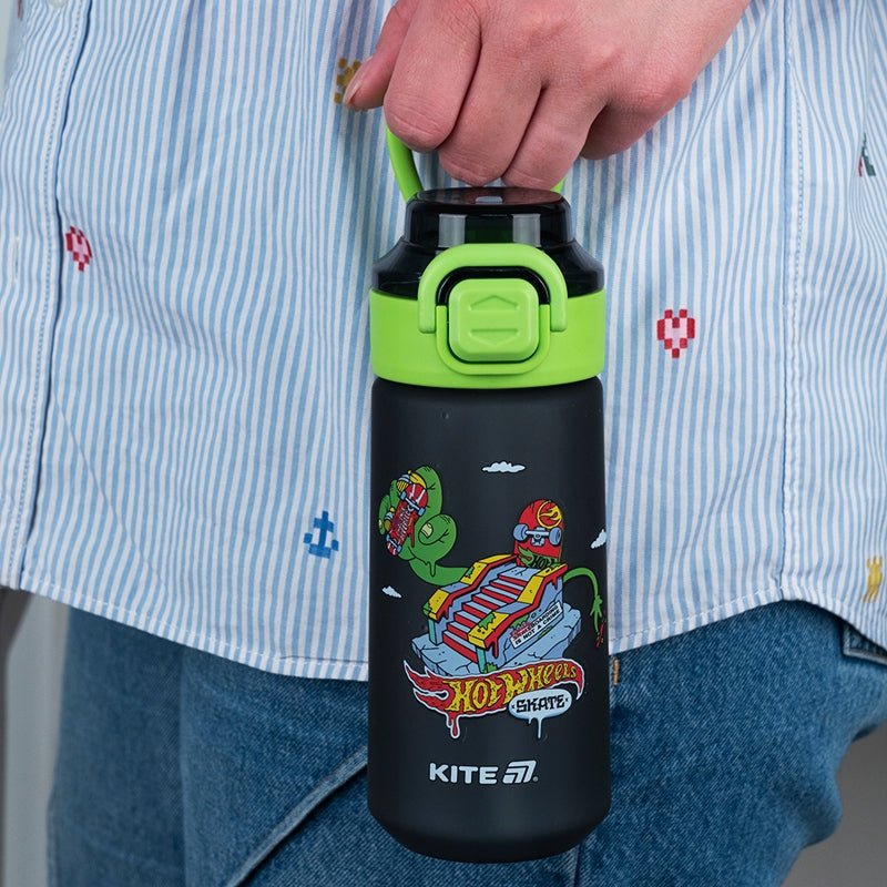 Bidon szkolny Hot Wheels 560 ml z praktyczną pokrywką