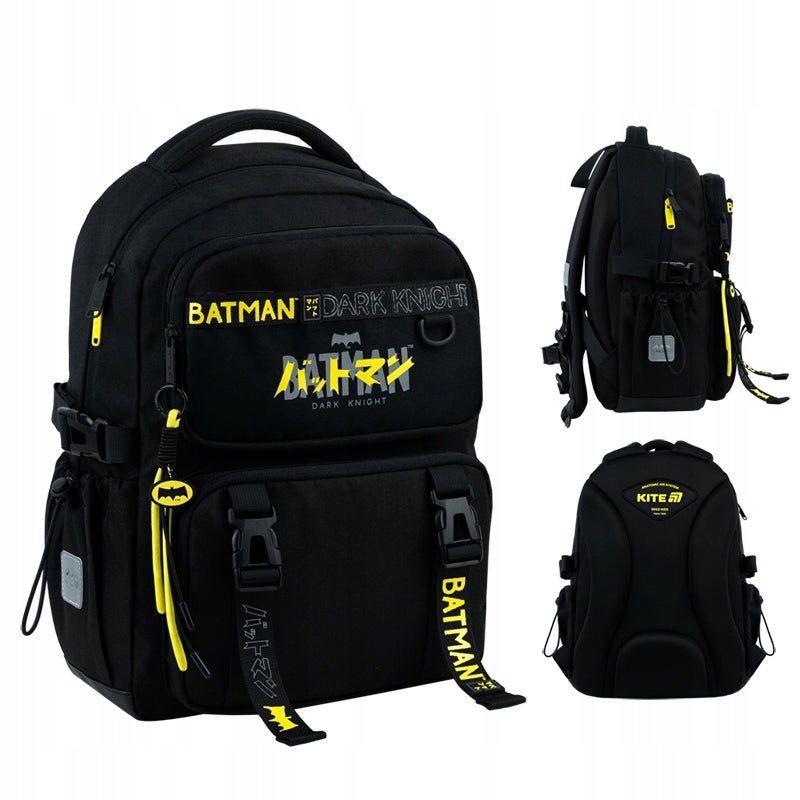 Widok ogólny czarnego plecaka ortopedycznego Kite z logiem Batman.