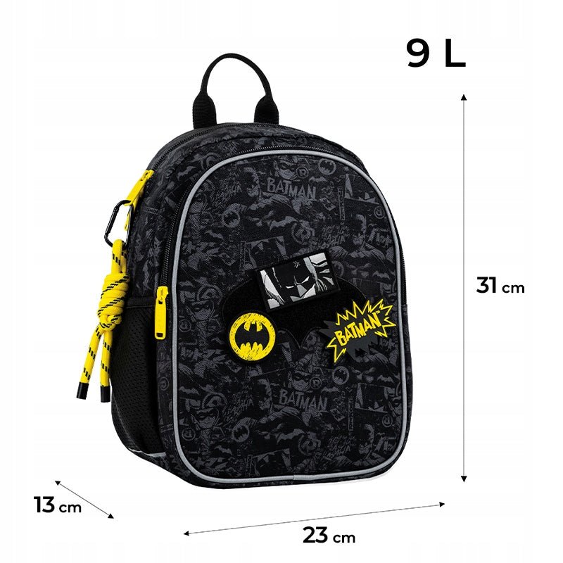 Infografika z wymiarami plecaka DC26-2735XS i opisem funkcji.