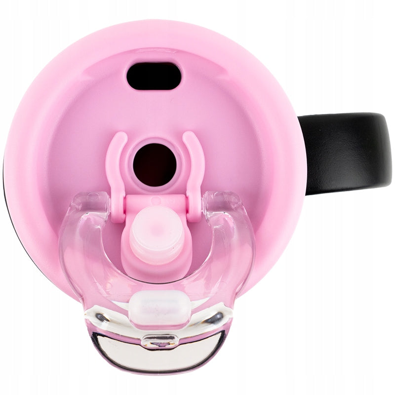 Kubek termiczny dla dzieci z otwartym ustnikiem – idealny sposób na picie ciepłej herbaty.