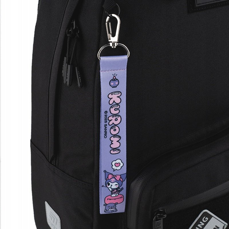 Brelok Kuromi Kite przypięty do plecaka dziewczęcego