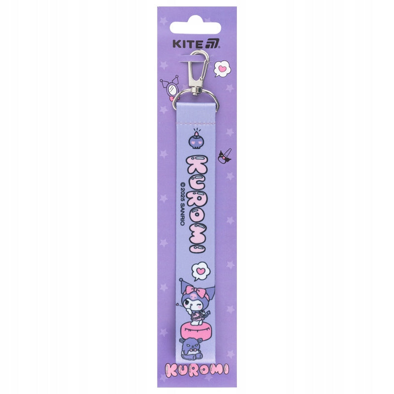 Detal metalowego karabińczyka breloka Kuromi Kite