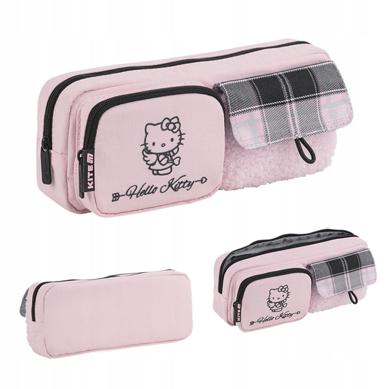Piórnik saszetka Hello Kitty w pastelowym różu wykonany z puszystego materiału z widocznymi kieszonkami.