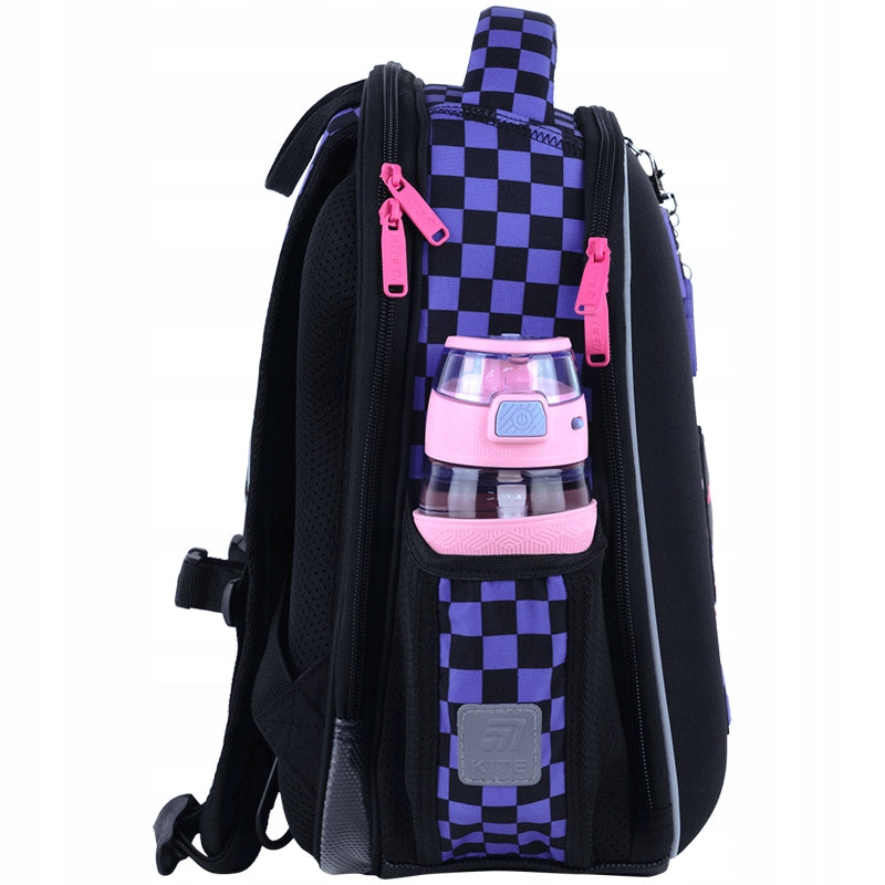 Tornister Kuromi Kite do 1 klasy – profil boczny z kieszenią