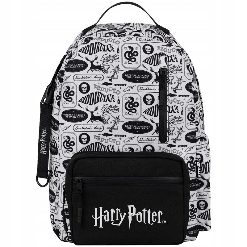 Plecak czarny Harry Potter – estetyczne ujęcie całości z brelokiem.