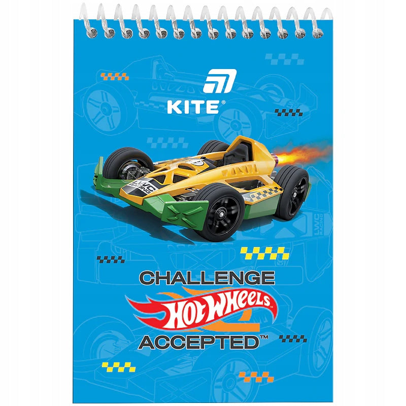 Notatnik spiralny Kite Hot Wheels – widok na twardą okładkę z motywem wyścigowym.
