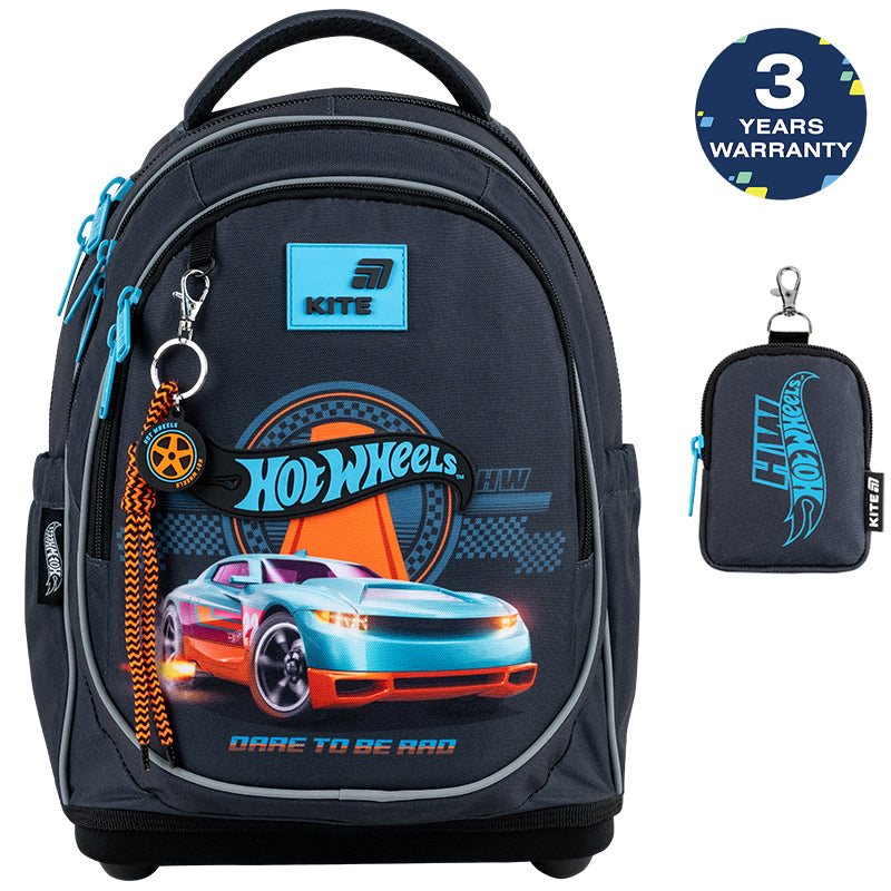 Batoh školní ortopedický Hot Wheels Kite pro chlapce s přívěskem