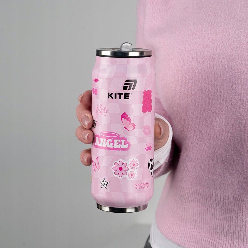 Kubek dla dziewczynki 500 ml prezentowany w dłoni – wizualizacja wielkości dla nastolatki.