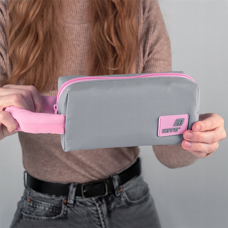 Uniwersalny piórnik Kite do szkoły i na co dzień