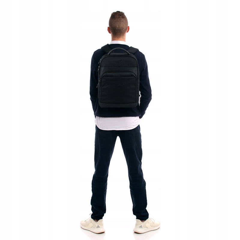 Plecak Kite z systemem AGS na plecach chłopca.