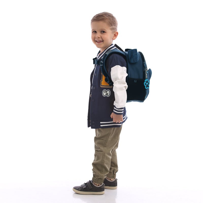 Dziecięcy plecak Kite Kids z opuszczonymi uszkami, wykonany z trwałego materiału, na białym tle