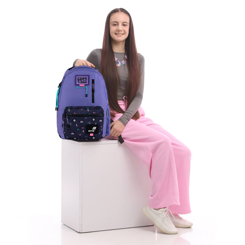 Lekki plecak Kite K25-949L-2 z ergonomicznymi ramiączkami i prezentem – smyczą na telefon