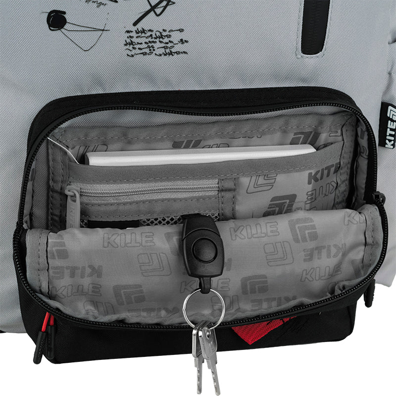 Plecak Kite K25-949M z organizerem w przedniej kieszeni – porządek w drobiazgach