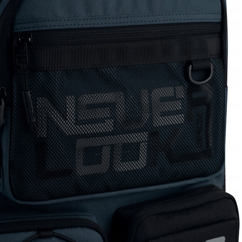 Plecak młodzieżowy Kite – zbliżenie na przednią kieszeń z ozdobną wstawką siatkową.