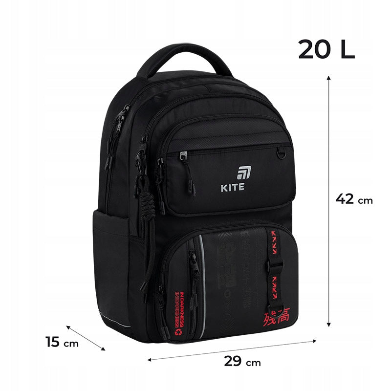 Infografika przedstawiająca wymiary, wagę 910 g oraz cechy funkcjonalne modelu w rozmiarze M.