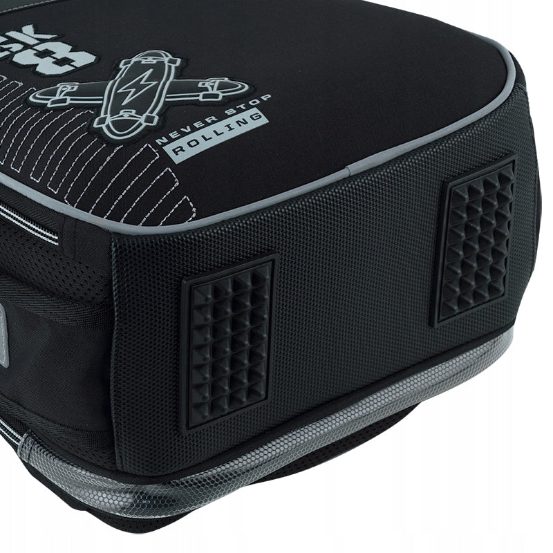 Tornister szkolny Kite Skate – usztywnione dno z nóżkami