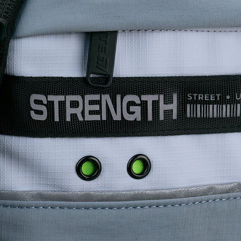 Detale plecaka Kite Urban – nadruk Strength i zielone akcenty