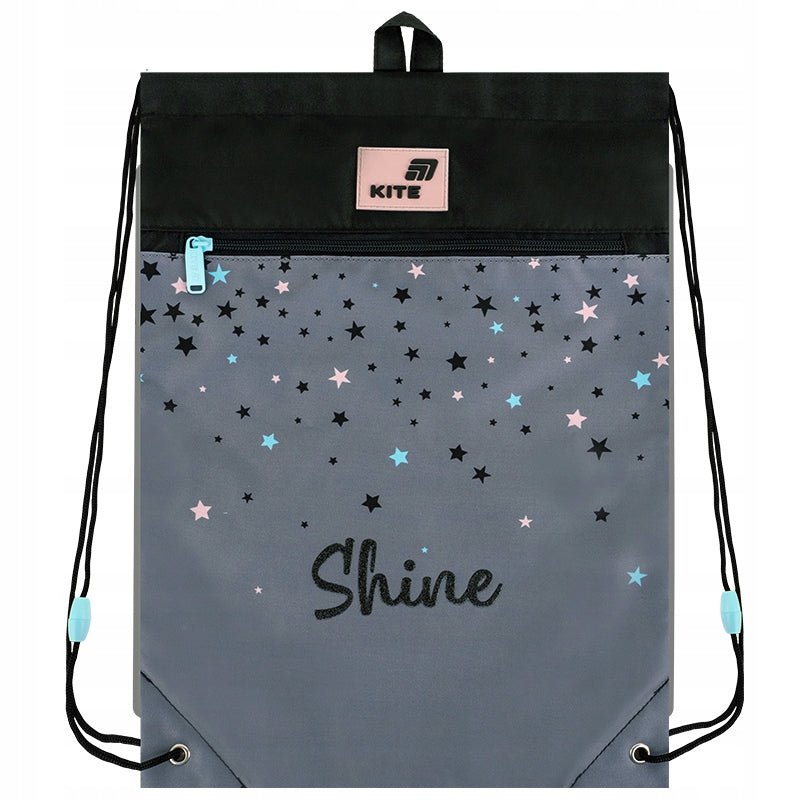 Zbliżenie na zamek dodatkowej komory w modelu Shine.