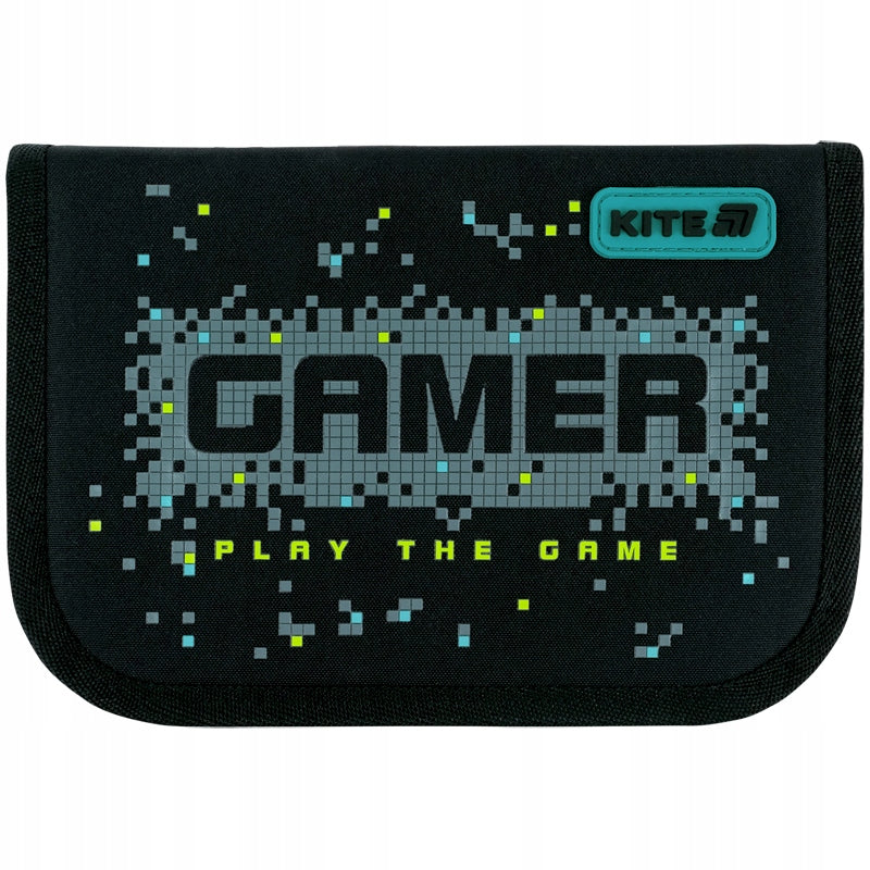 Front piórnika z wypukłym gamingowym nadrukiem 3D.