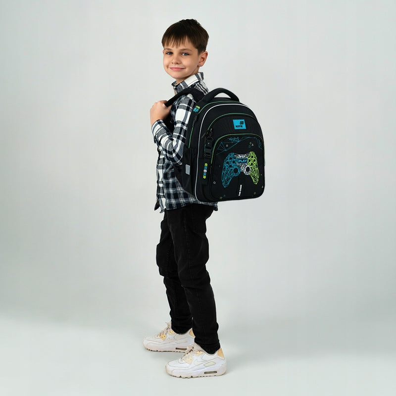 Plecak ortopedyczny Kite noszony przez chłopca