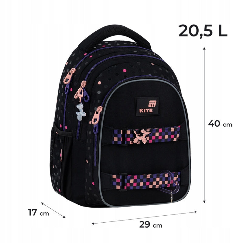 Infografika z wymiarami czarnego plecaka i wagą 875g.