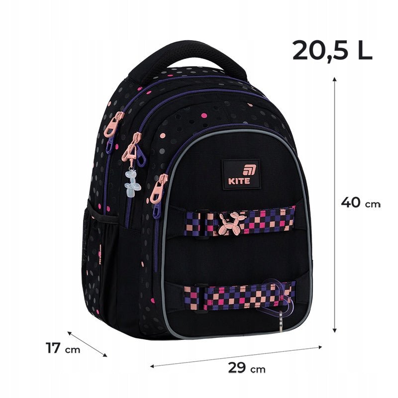 Infografika z wymiarami czarnego plecaka i wagą 875g.