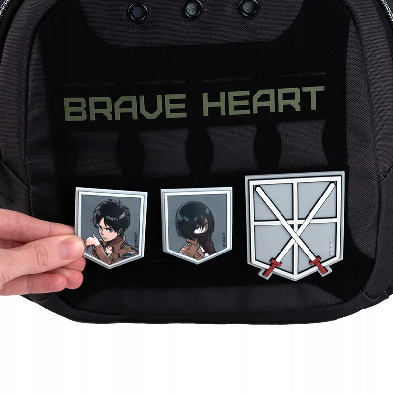 zestaw patchy Attack on Titan do personalizacji plecaka