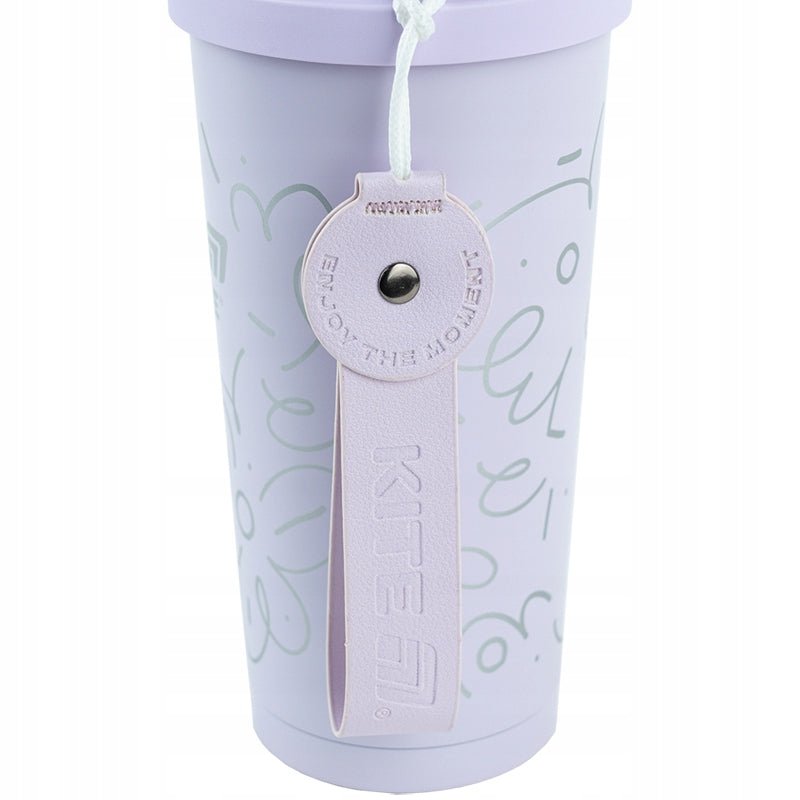 Kubek termiczny z ergonomicznym designem i matowym wykończeniem