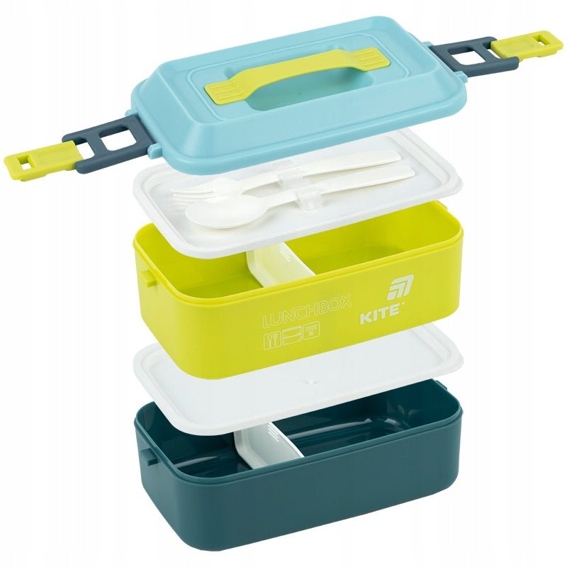 Szczelny pojemnik z łyżką i widelcem w środku